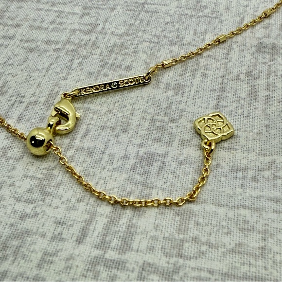 NWT Kendra Scott Letter "E" Pendant Necklace - Picture 3 of 3